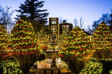 The Best Places to See Christmas Lights in Every State