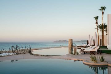 Las Ventanas Al Paraíso infinity pool for adults only