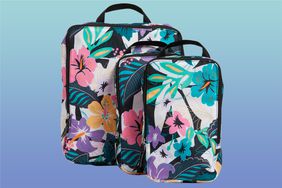 My Mom is a Chronic Overpacker, So I'm Buying Her These Packing Cubes for Mother's Day Tout