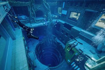 Scuba divers at Deep Dive Dubai