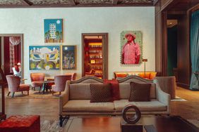 Lobby bar of Bowie House.
