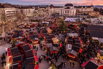 Aerial view of Weihnachtsmarkt ZÃ¼rich auf dem Sechseleutenplatz, a Christmas market
