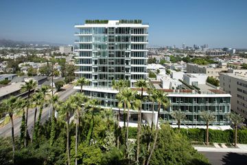 Exterior view of Four Seasons Los Angeles