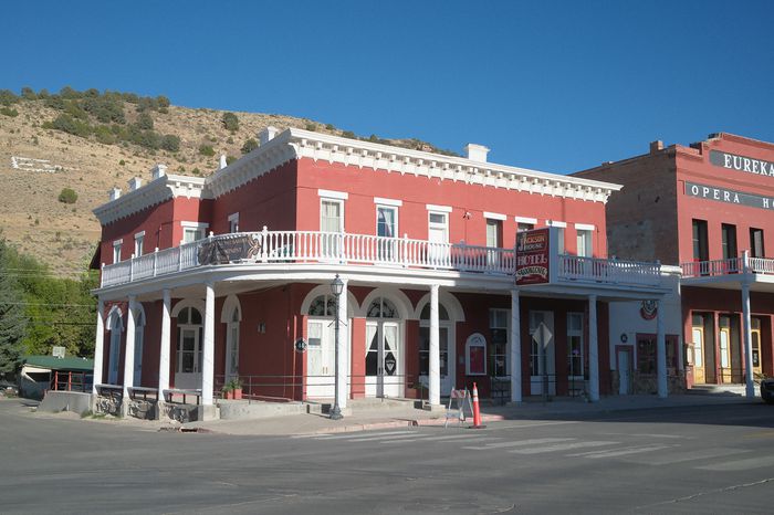 exterior of The Jackson Hotel 