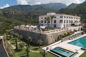 The pool and exterior facade of Son Bunyola Hotel 