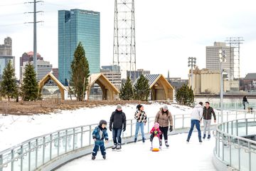  ice skating at The Ribbon, Glass City, Toledo 