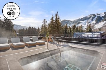 Roof Terrace Spa Pool at Mollie Aspen 