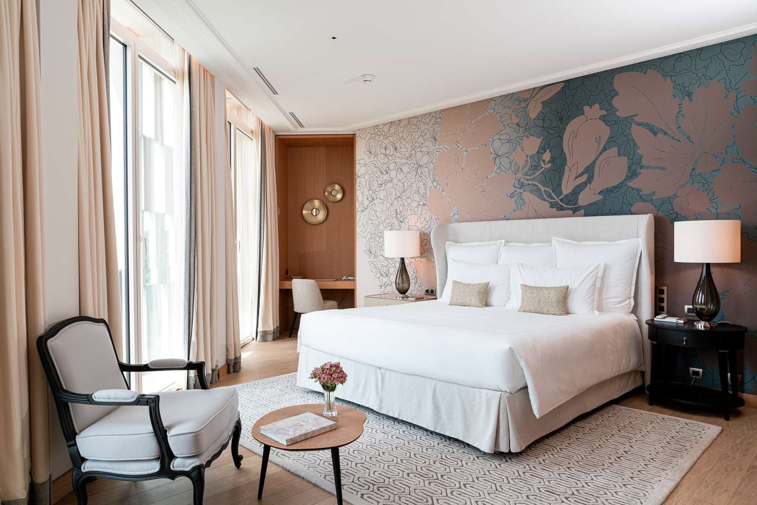 Guest room at the Royal Champagne Hotel & Spa