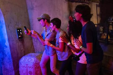 Guests doing the Batuu Bounty Hunters