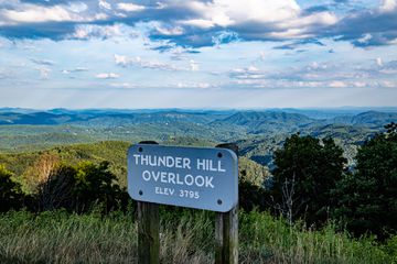 A sign for the Thunder Hill Overlook on the Blue Ridge Parkway